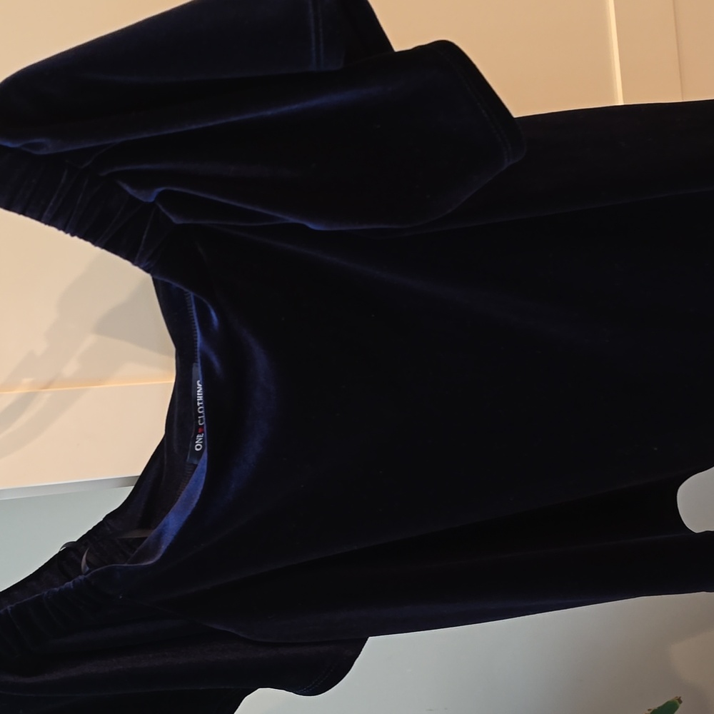 Womens Blue Velvet Top